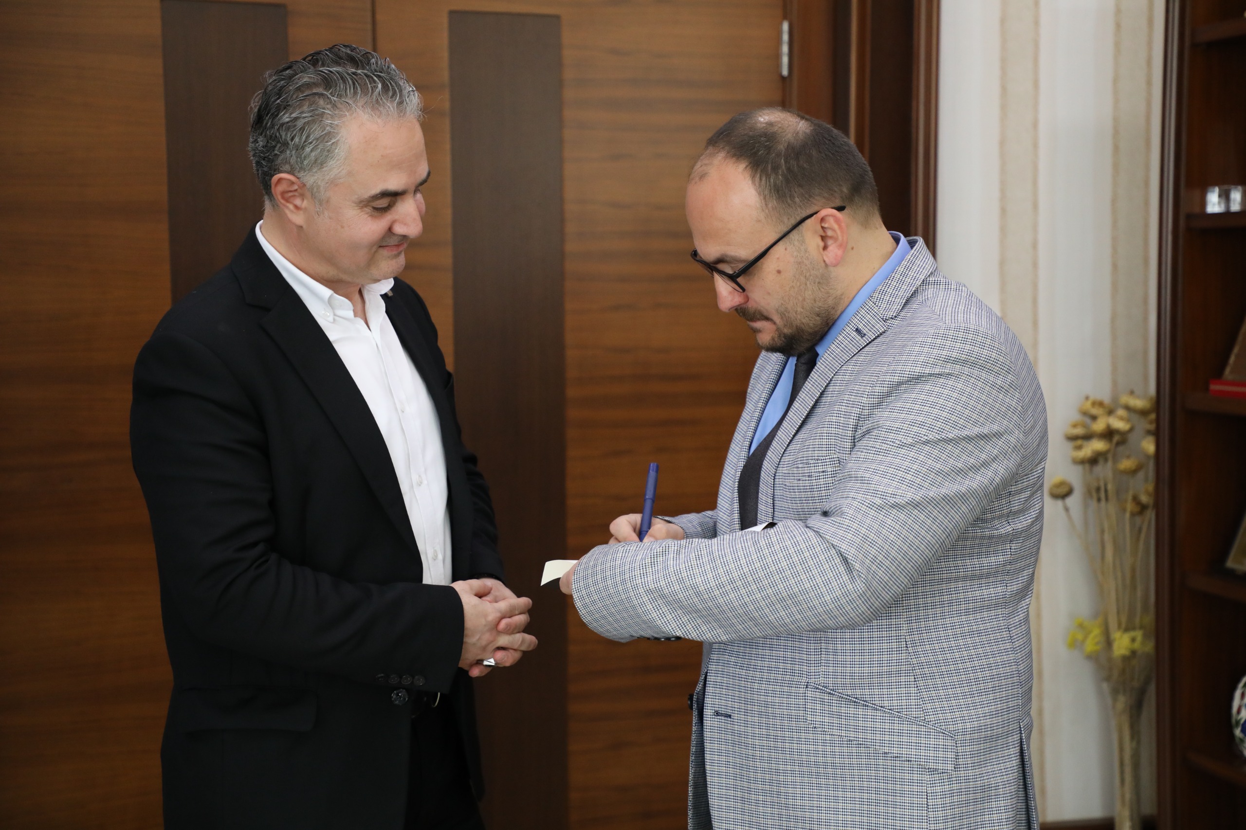 monster-bilgisayar-ceosu-ilhan-yilmazdan-rektorumuze-ziyaret-8122