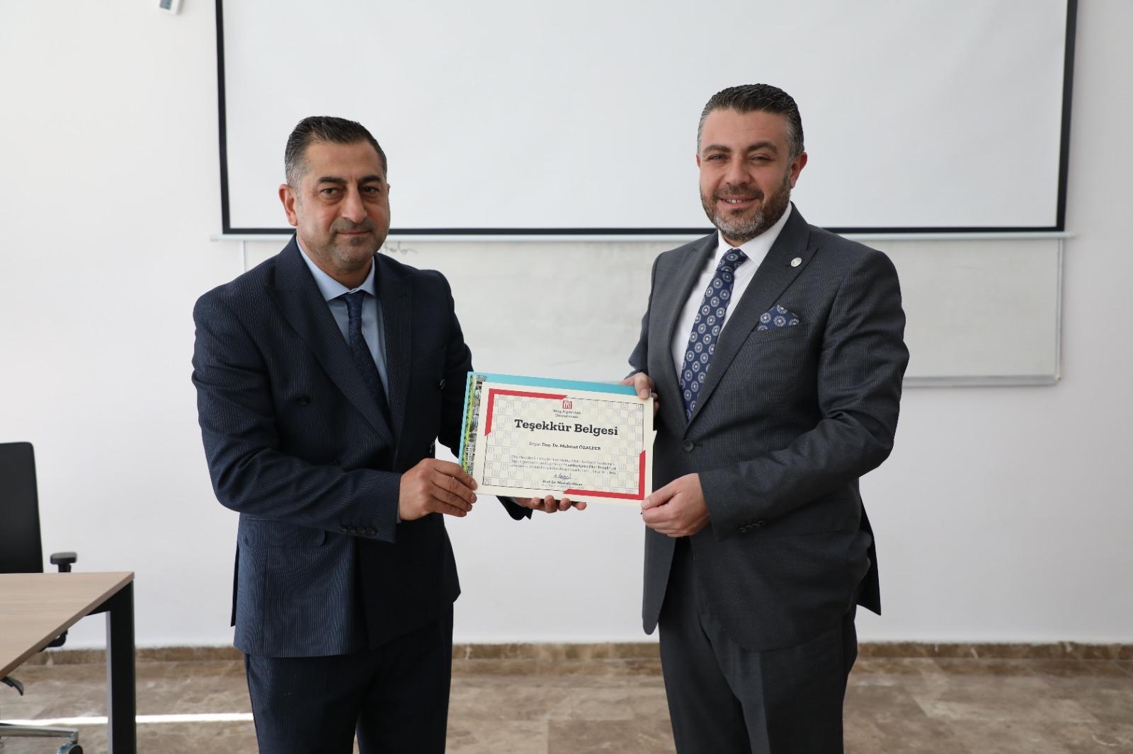 cumhuriyetin-fikri-temelleri-tarih-bolumunde-konusuldu-8173