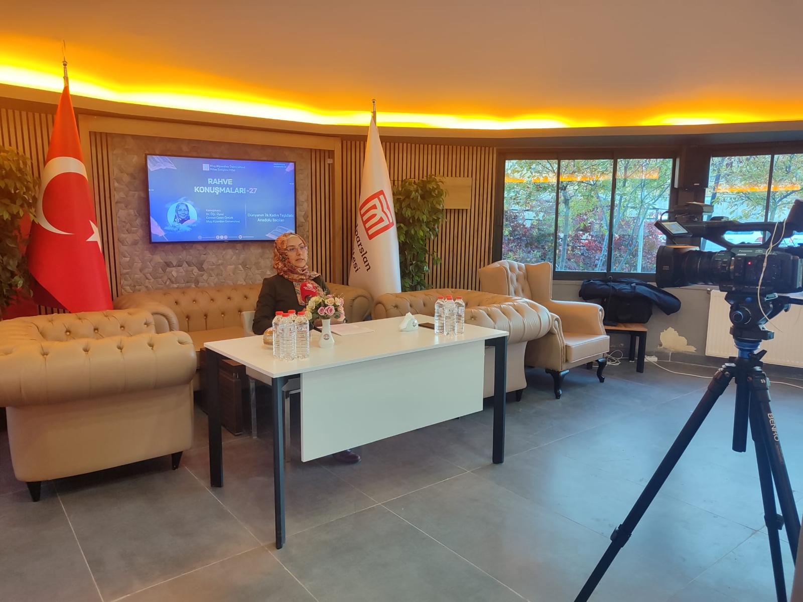 rahve-konusmalarinin-27ncisinde-anadolu-bacilari-konusuldu-8174