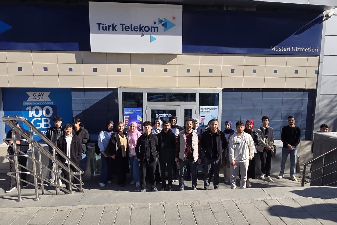 tbmyo-bilgisayar-teknolojileri-bolumu-ogrencilerinden-turk-telekom-mudurlugune-teknik-gezi-8209