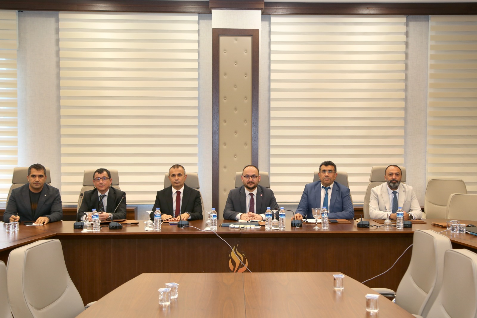 mus-alparslan-universitesi-ile-siirt-universitesi-arasinda-tarim-ve-hayvancilik-vizyonu-icin-stratejik-is-birligi-8289