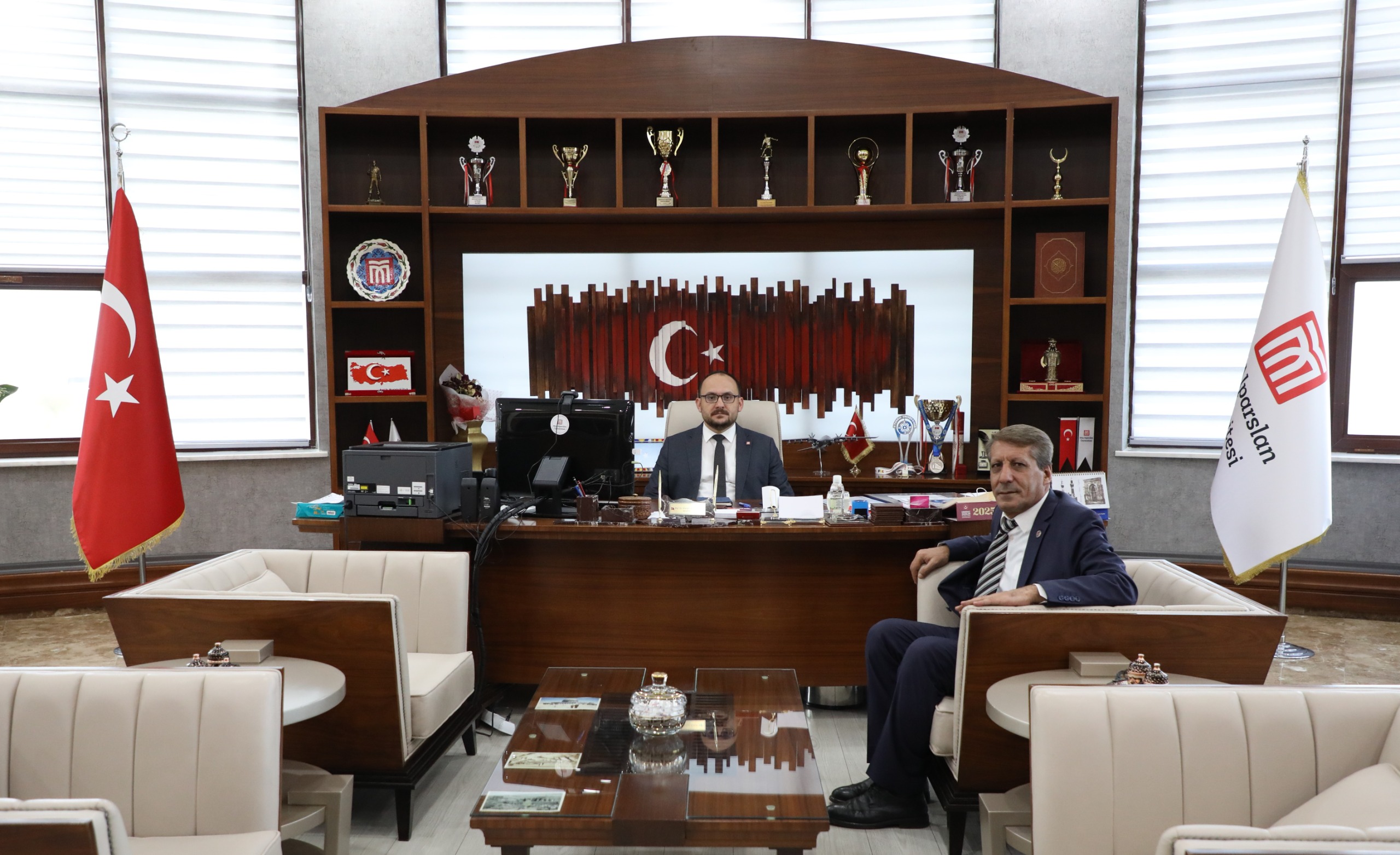 kizilagac-belediye-baskanindan-rektorumuze-ziyaret-8317