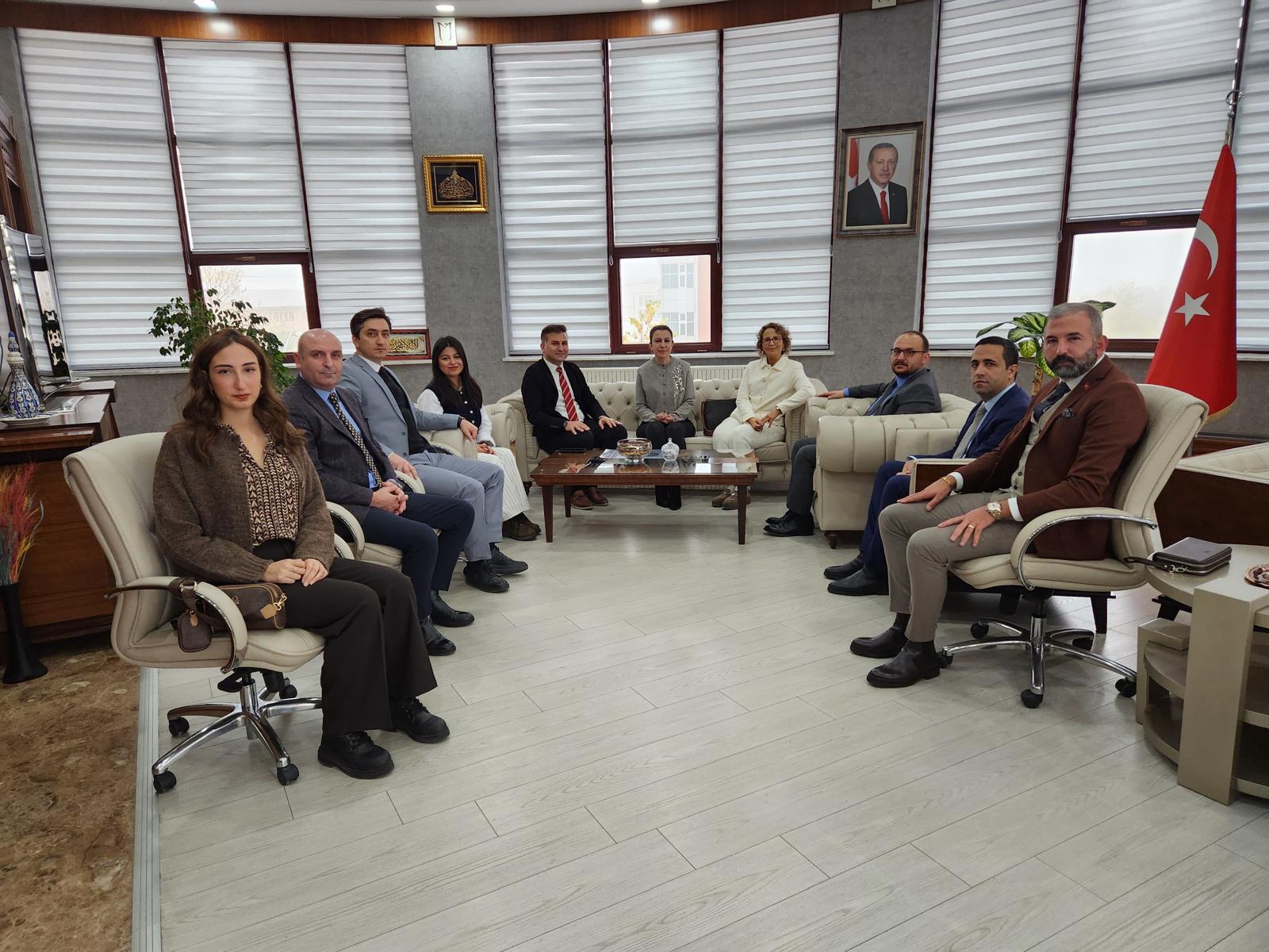 epdad-akreditasyon-ekibinden-rektorumuze-ziyaret-8360