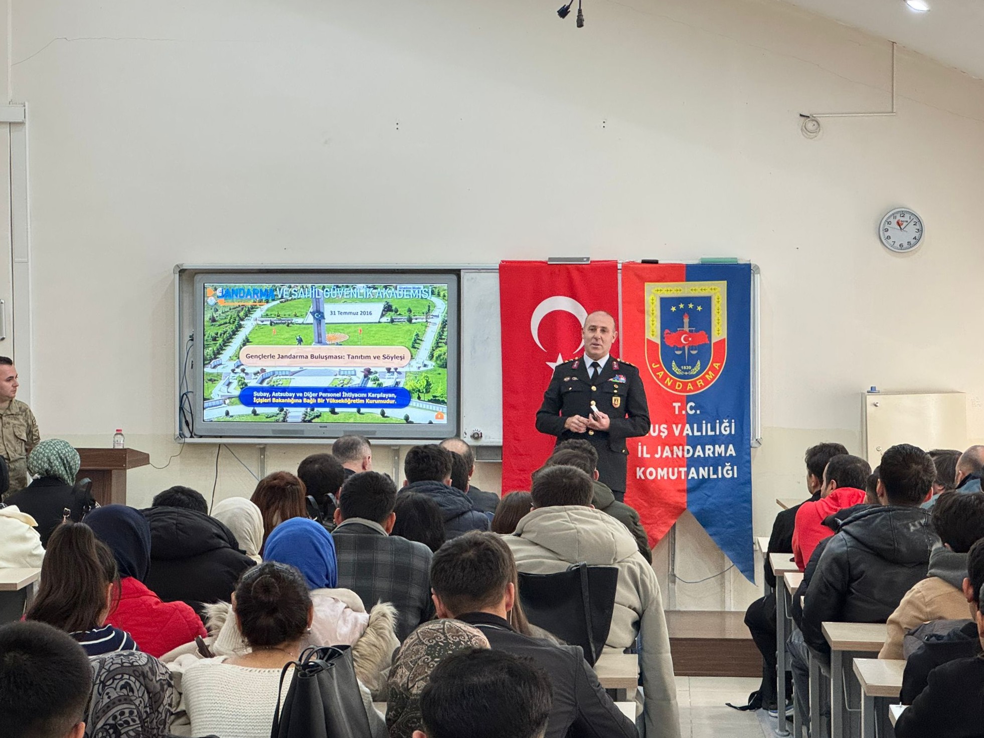 tbmyoda-genclerle-jandarma-bulusmasi-yogun-katilimla-gerceklestirildi-8420