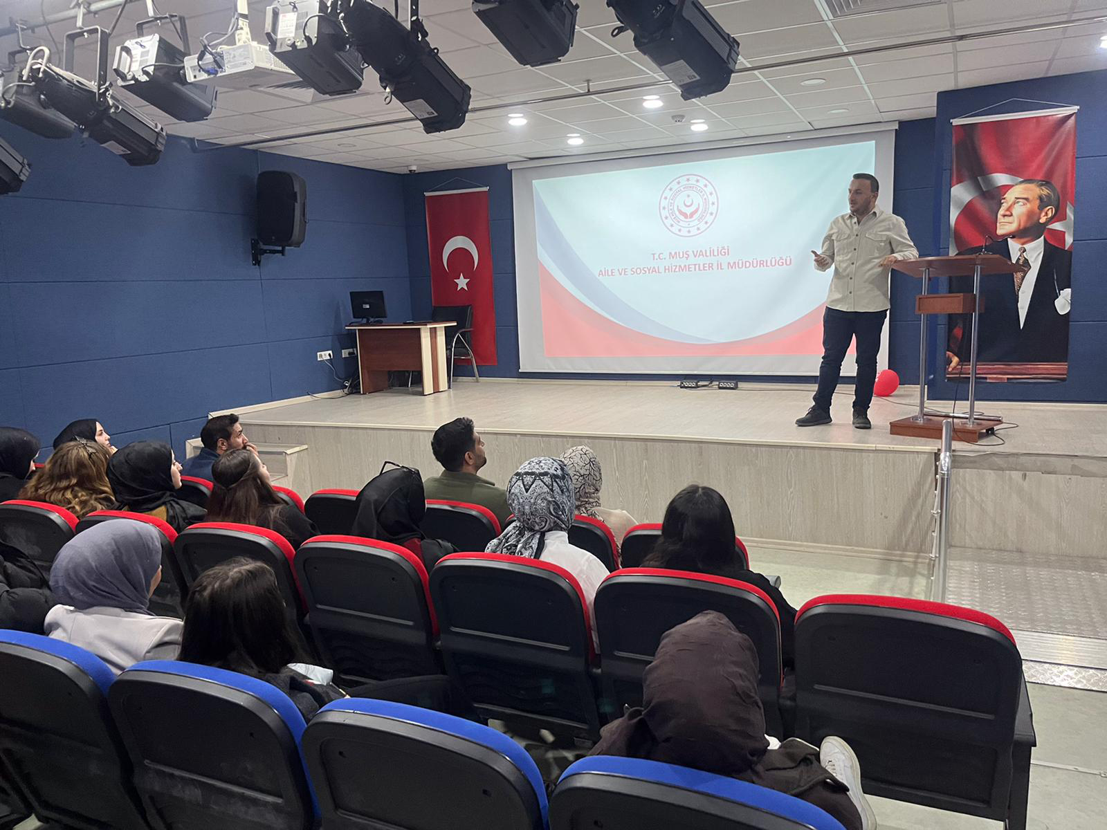 sosyal-hizmet-ve-danismanlik-bolumu-2-sinif-ogrencileri-aile-ve-sosyal-hizmet-il-mudurlugune-teknik-gezi-gerceklestirdi-8444