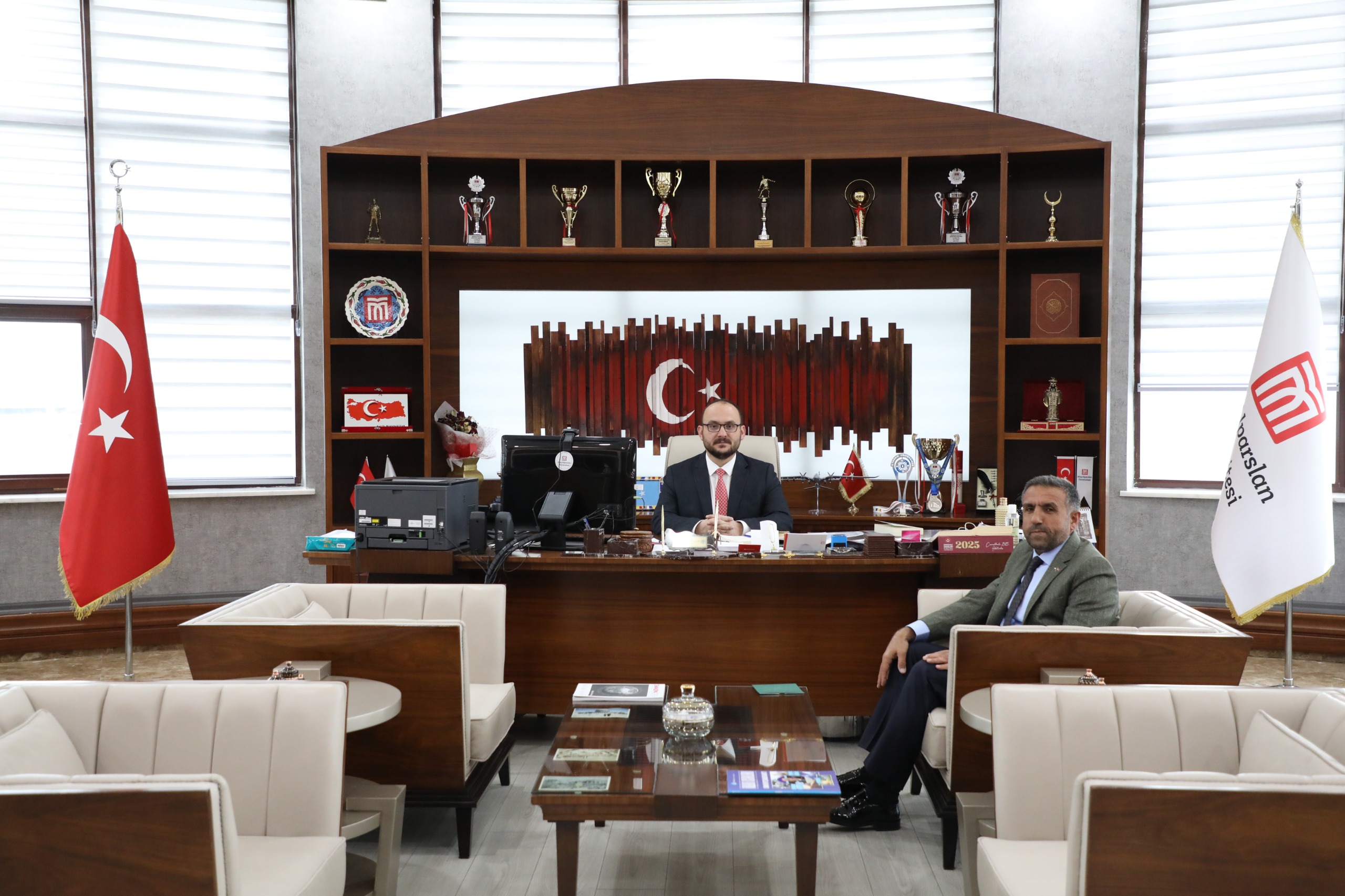 rektorumuz-sungu-belediye-baskani-burhan-sayilgani-makaminda-kabul-etti-8467