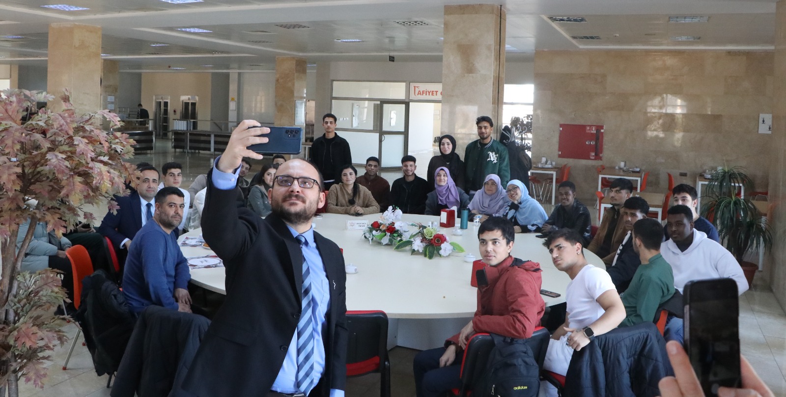 rektorumuz-prof-dr-mustafa-alican-uluslararasi-ogrencilerle-bulustu-8482