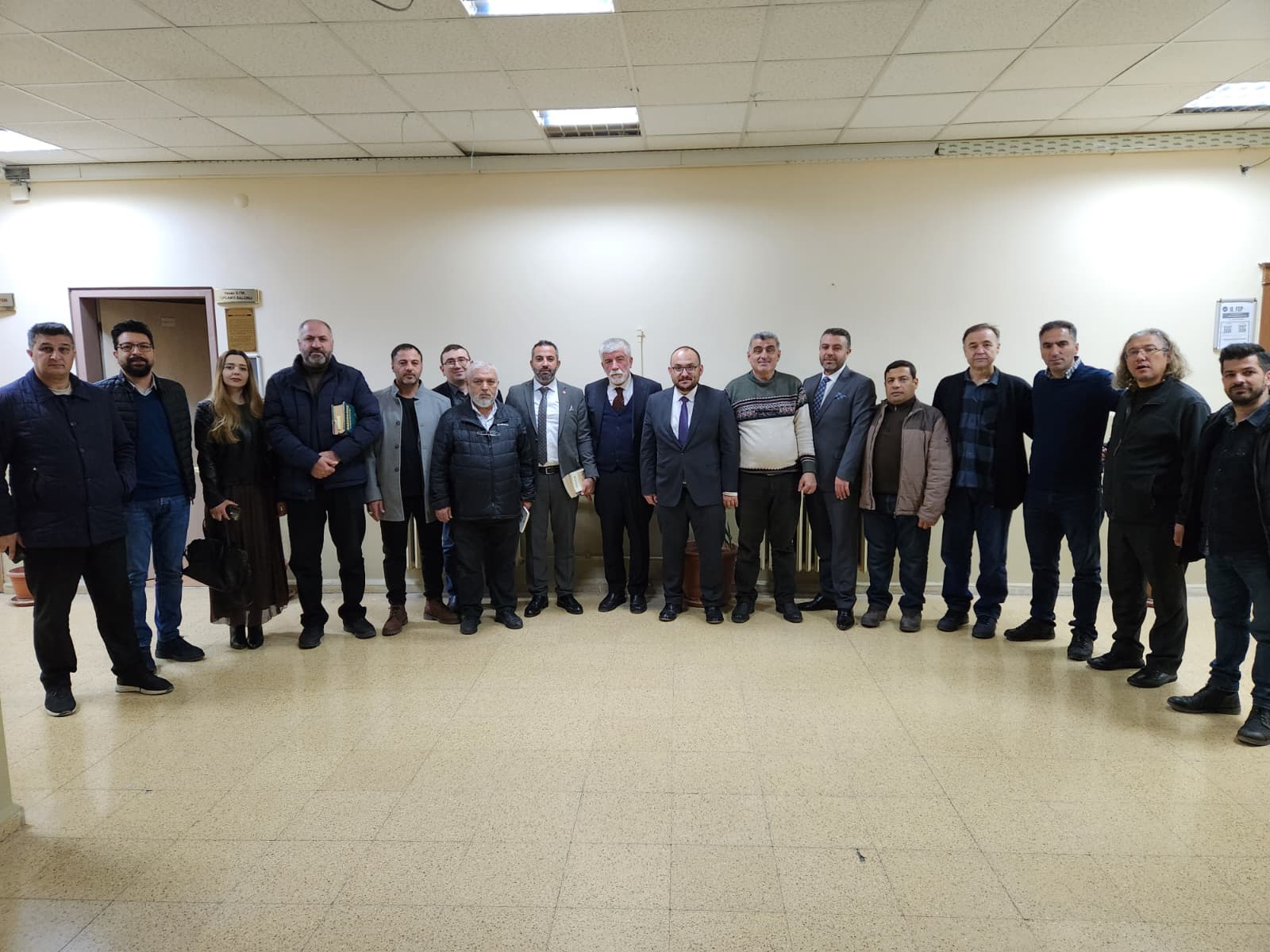 rektorumuz-van-yuzuncu-yil-universitesi-tarih-bolumu-ogretim-uyeleriyle-bir-araya-geldi-8520