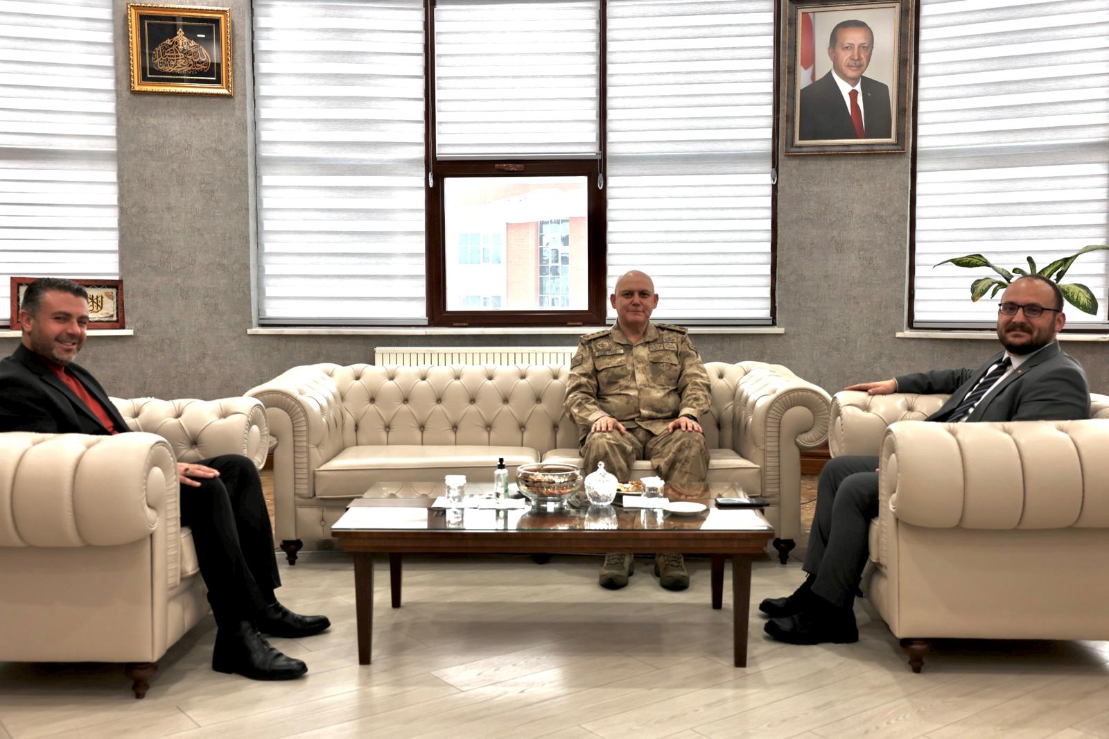 rektorumuz-mus-jandarma-il-komutani-albay-ozgur-ozeri-agirladi-8569