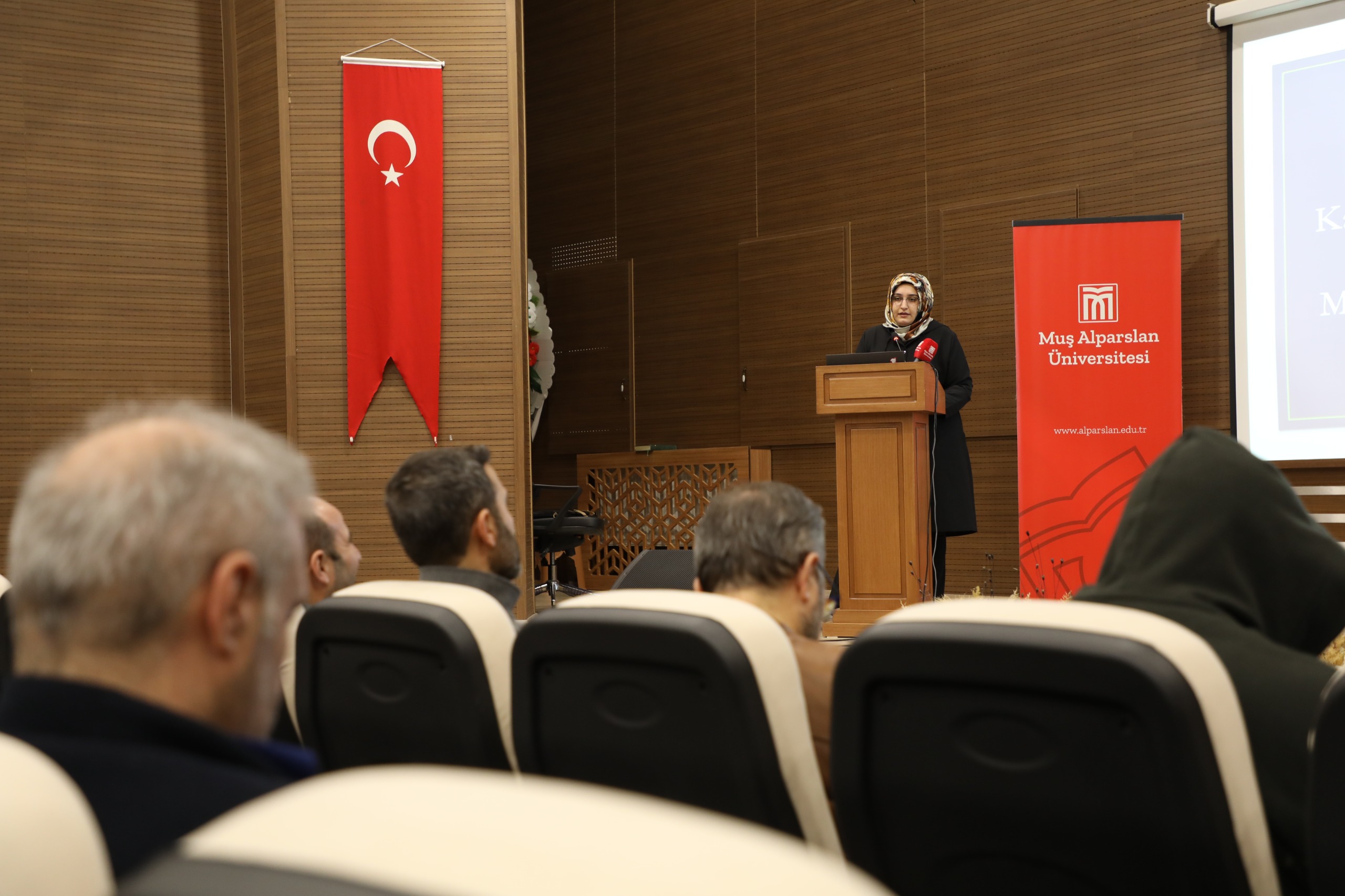 nizamiye-sohbetlerinin-24-programinda-filistin-algilari-akademik-bir-perspektifle-ele-alindi-8573