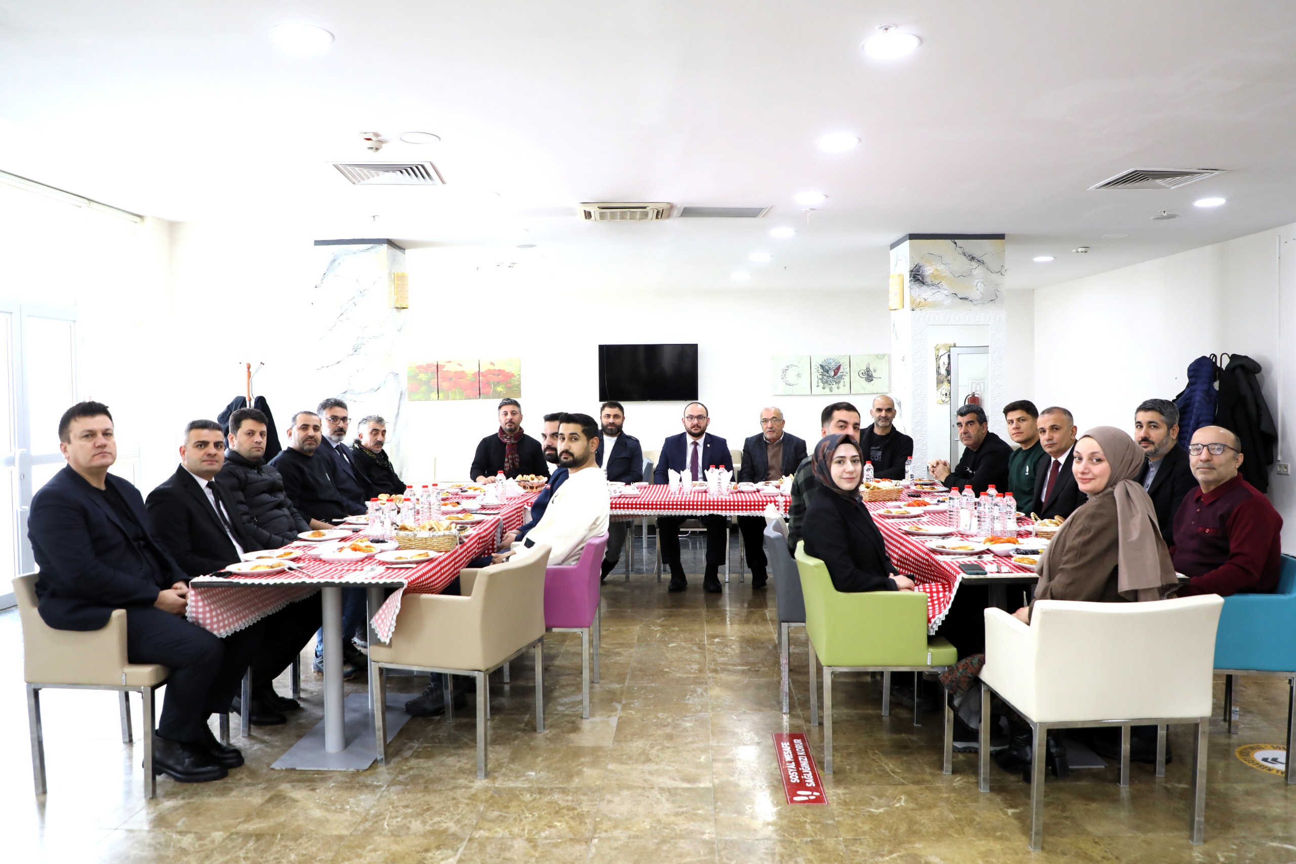 rektorumuz-10-ocak-calisan-gazeteciler-gunu-dolayisiyla-basin-mensuplariyla-bir-araya-geldi-8585