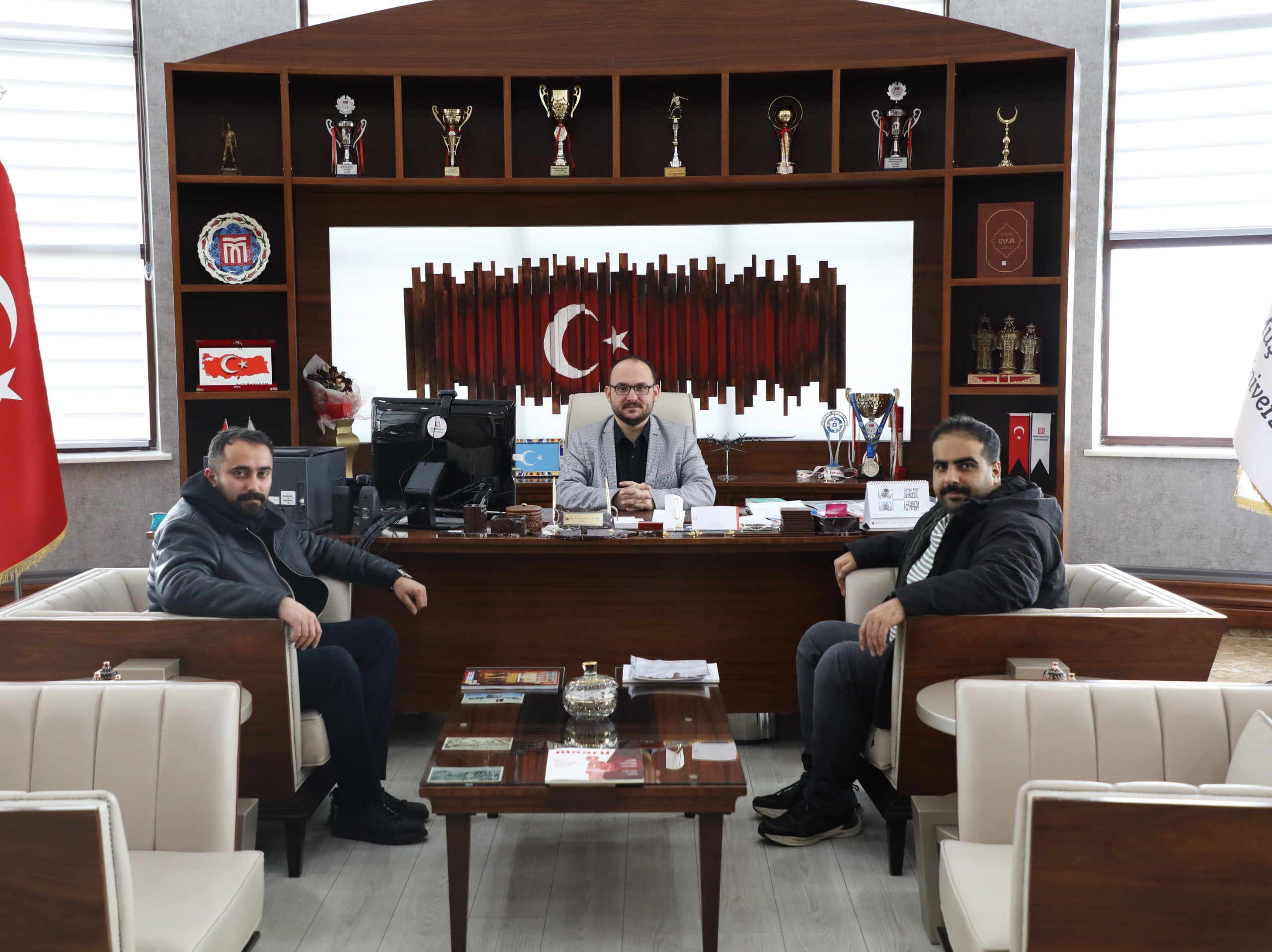 genc-fikirler-derneginden-rektorumuze-ziyaret-8644