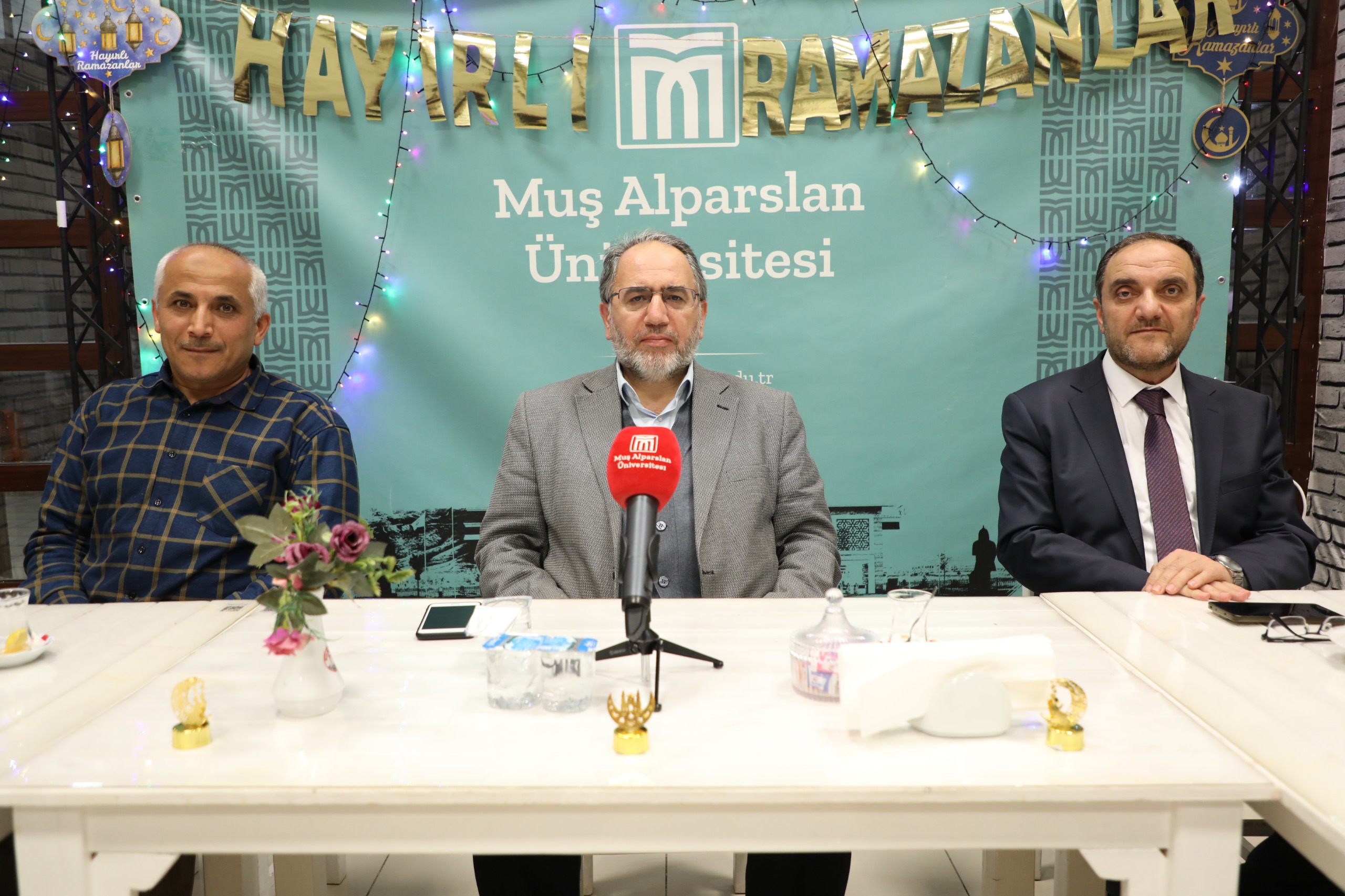 ramazan-sohbetlerinin-16nci-programinda-guncel-dini-meseleler-ele-alindi-8771