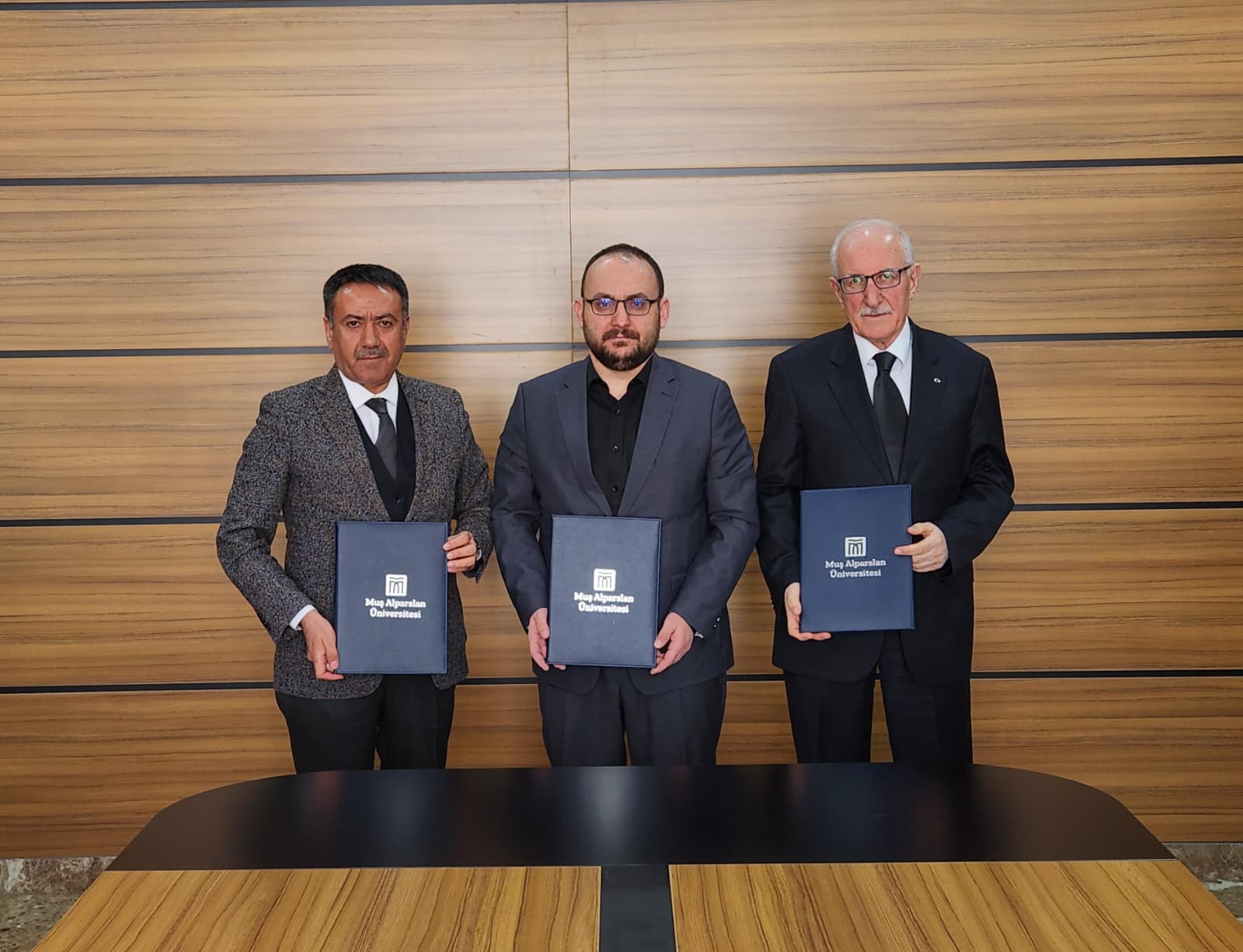 saglik-ve-egitimden-guc-birligi-hastanede-tedavi-goren-cocuklar-icin-hastane-okulu-protokolu-imzalandi-8784