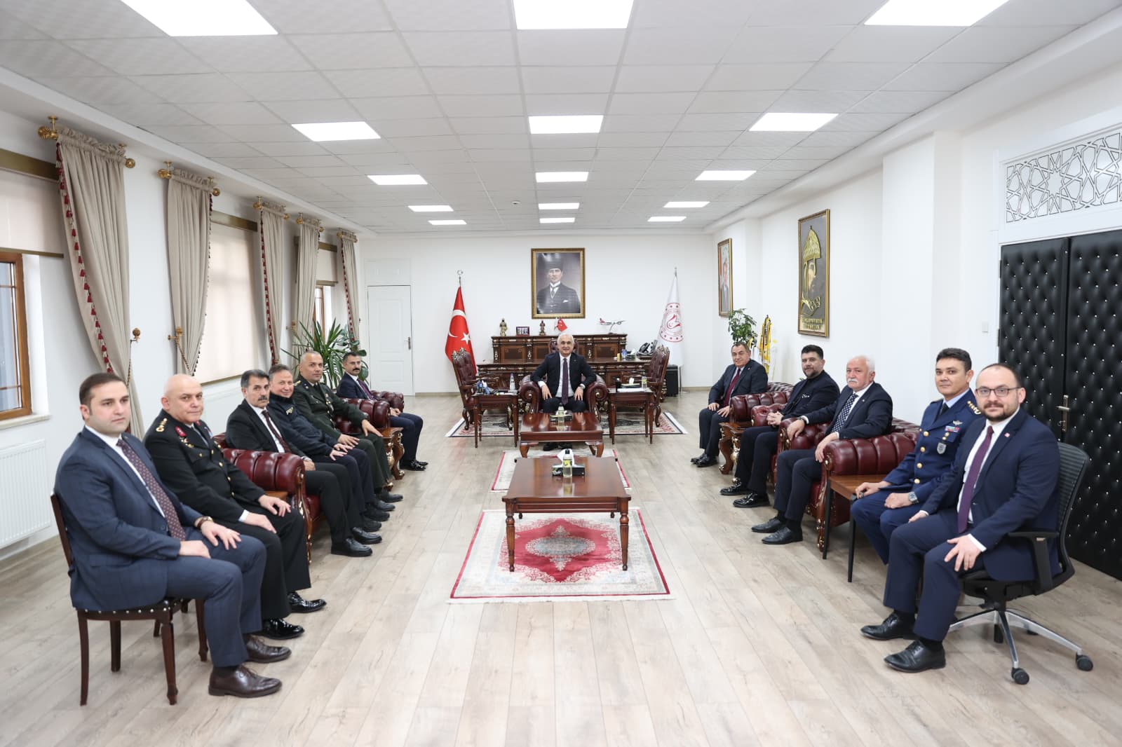 rektorumuz-prof-dr-mustafa-alican-valilik-tarafindan-duzenlenen-bayramlasma-torenine-katildi-8821