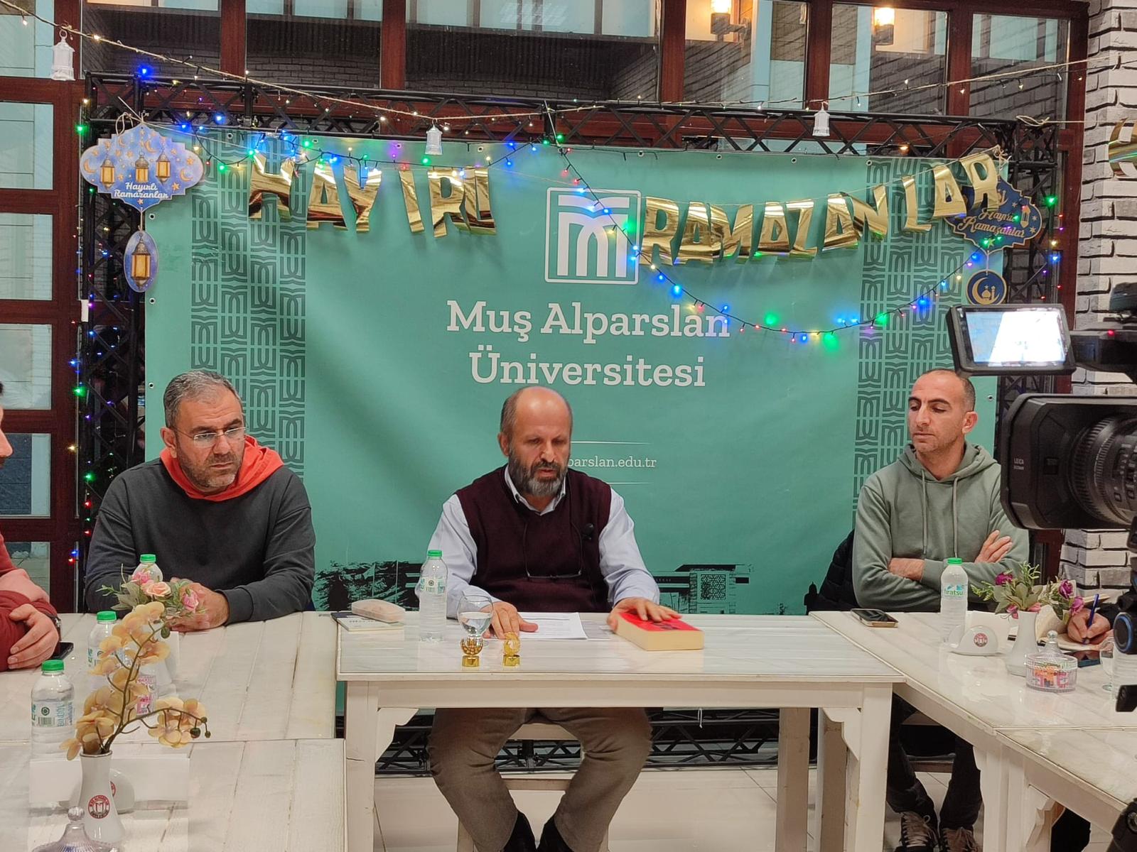 ramazan-sohbetleri-29-gazze-saldirilari-ve-insan-haklari-raporlarinin-tutarliligi-ele-alindi-8843