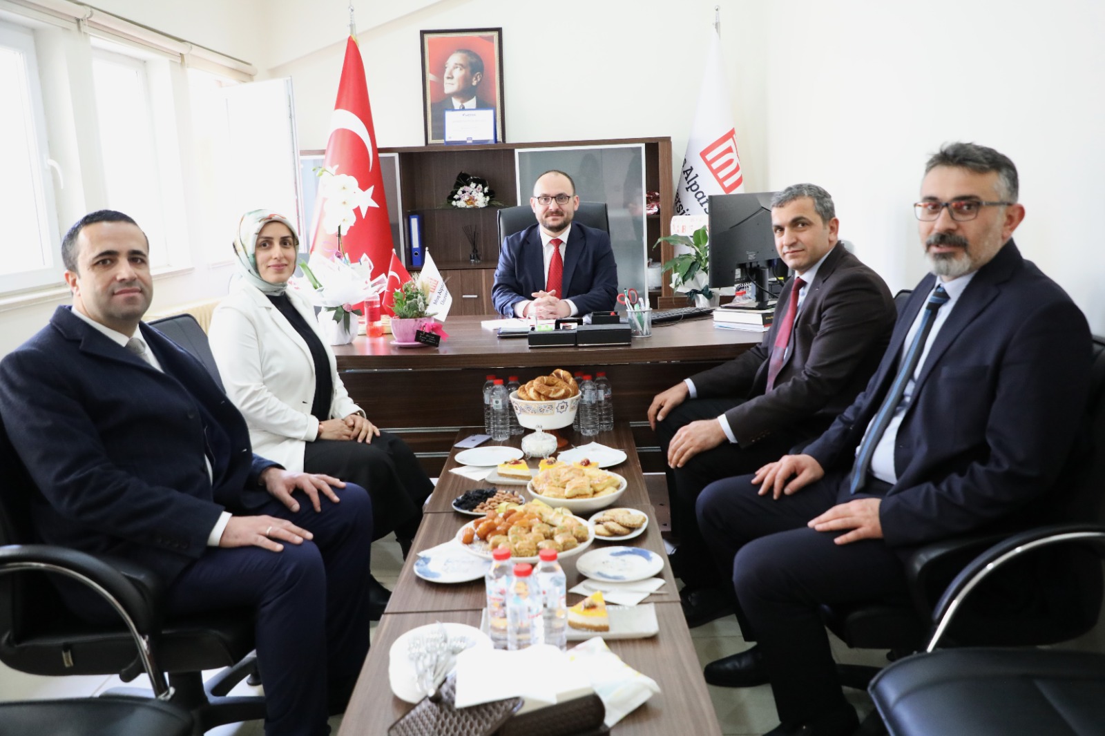 yeni-atanan-mudurlere-rektorumuzden-ziyaret-8861