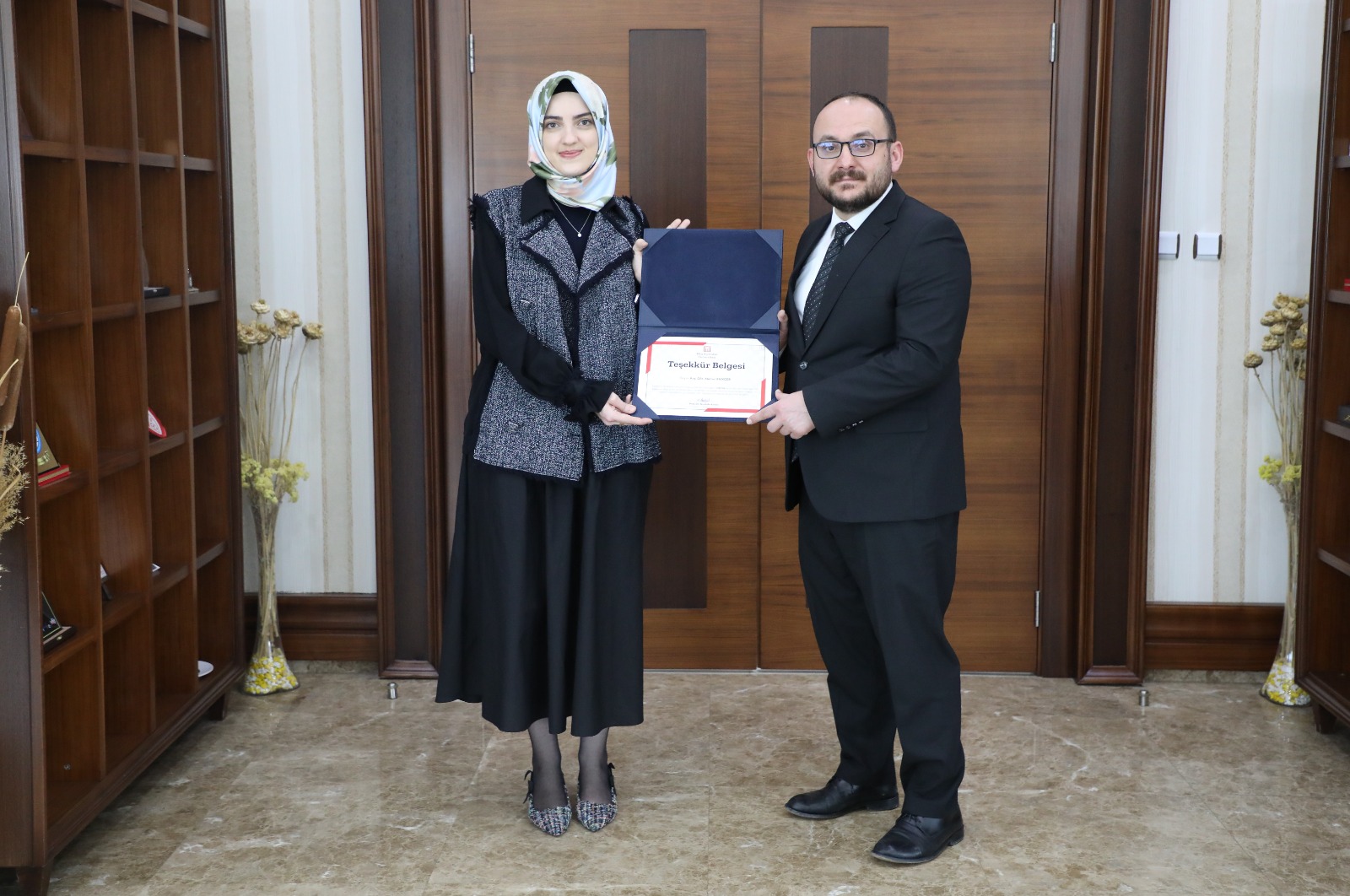 rektorumuzden-tubitak-basarisina-tesekkur-belgesi-8899