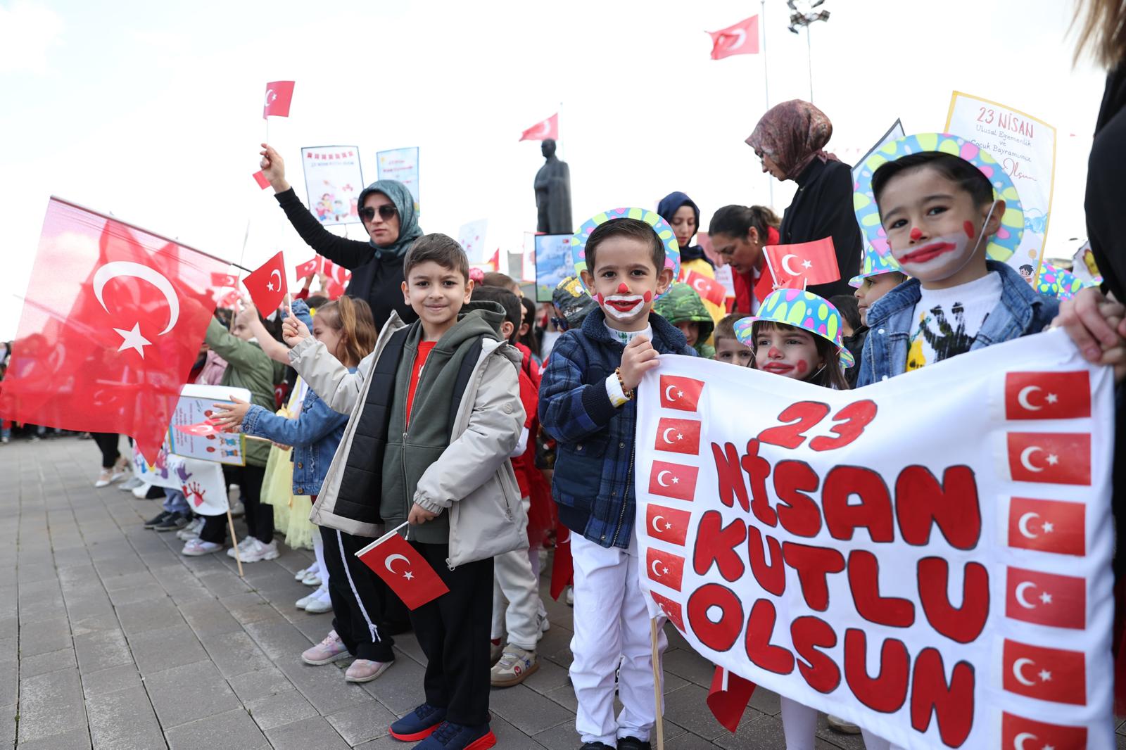 rektorumuz-prof-dr-mustafa-alican-23-nisan-kutlama-programina-katildi-8976