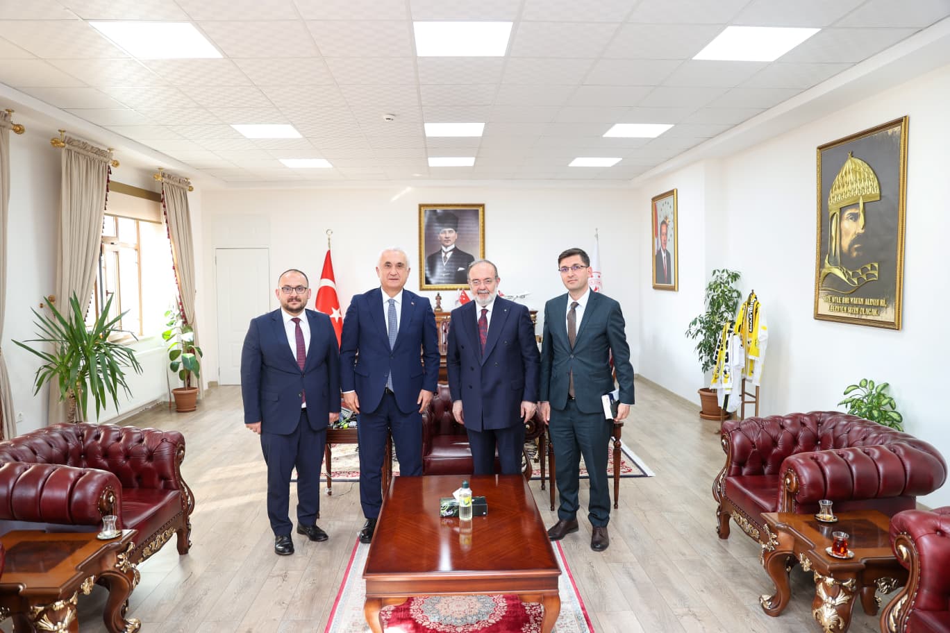 universite-yonetimimiz-ve-prof-dr-mehmet-gormezden-vali-avni-cakira-ziyaret-9128