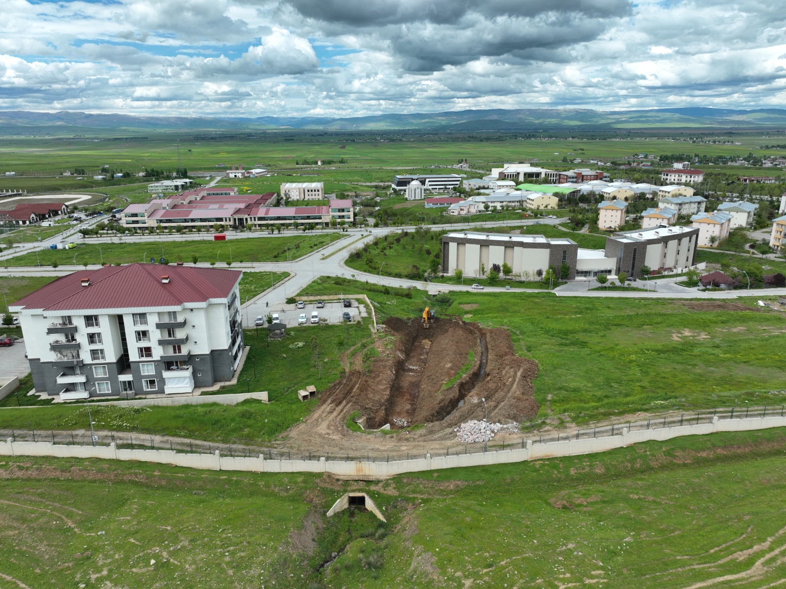 universitemizde-dere-islah-calismalari-basladi-9173