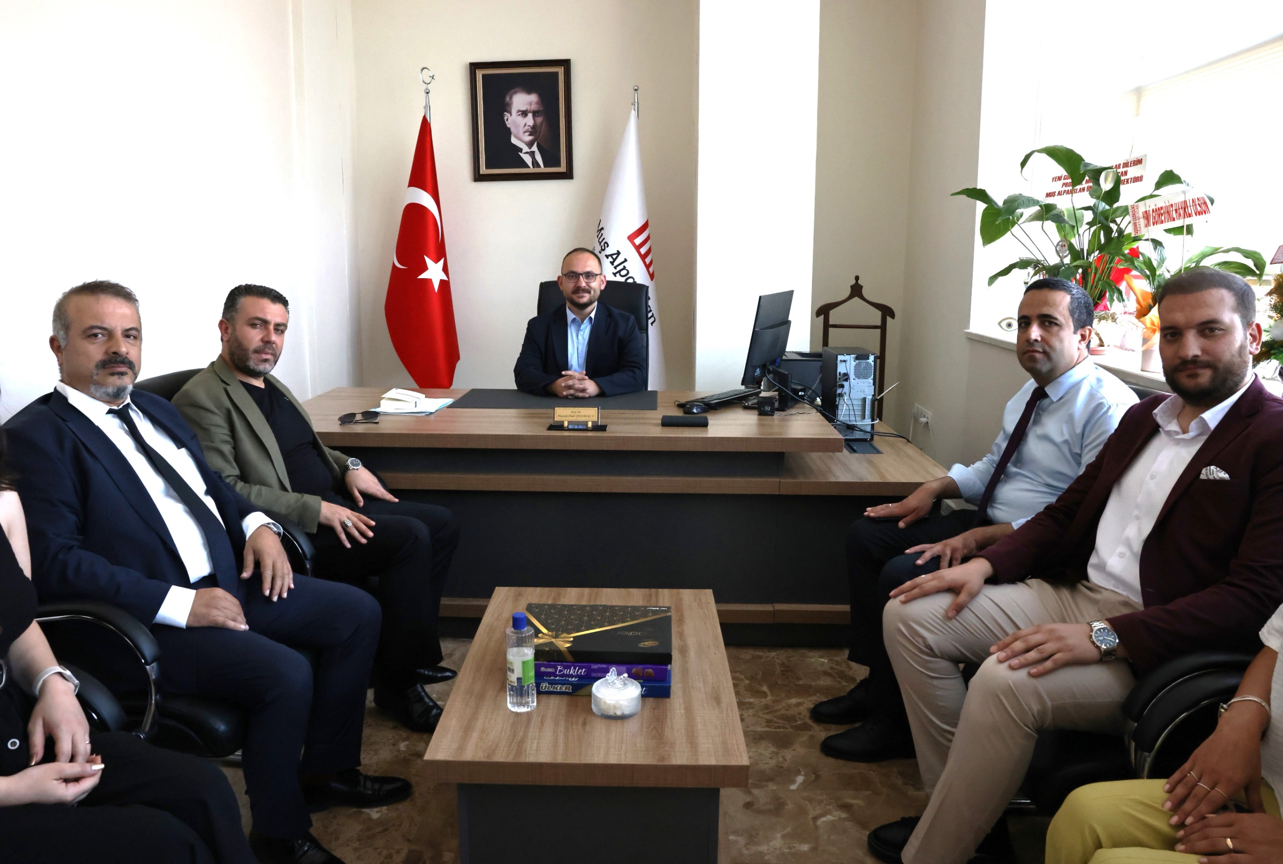 rektorumuzden-spor-bilimleri-fakultesi-dekani-prof-dr-mustafa-onder-sekerogluna-hayirli-olsun-ziyareti-9278