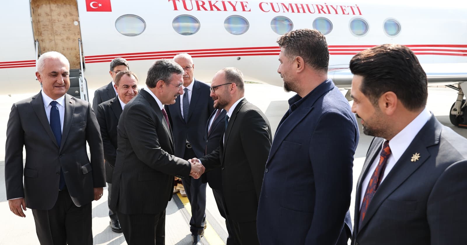 rektorumuz-cumhurbaskani-yardimcisi-cevdet-yilmazi-karsiladi-9414