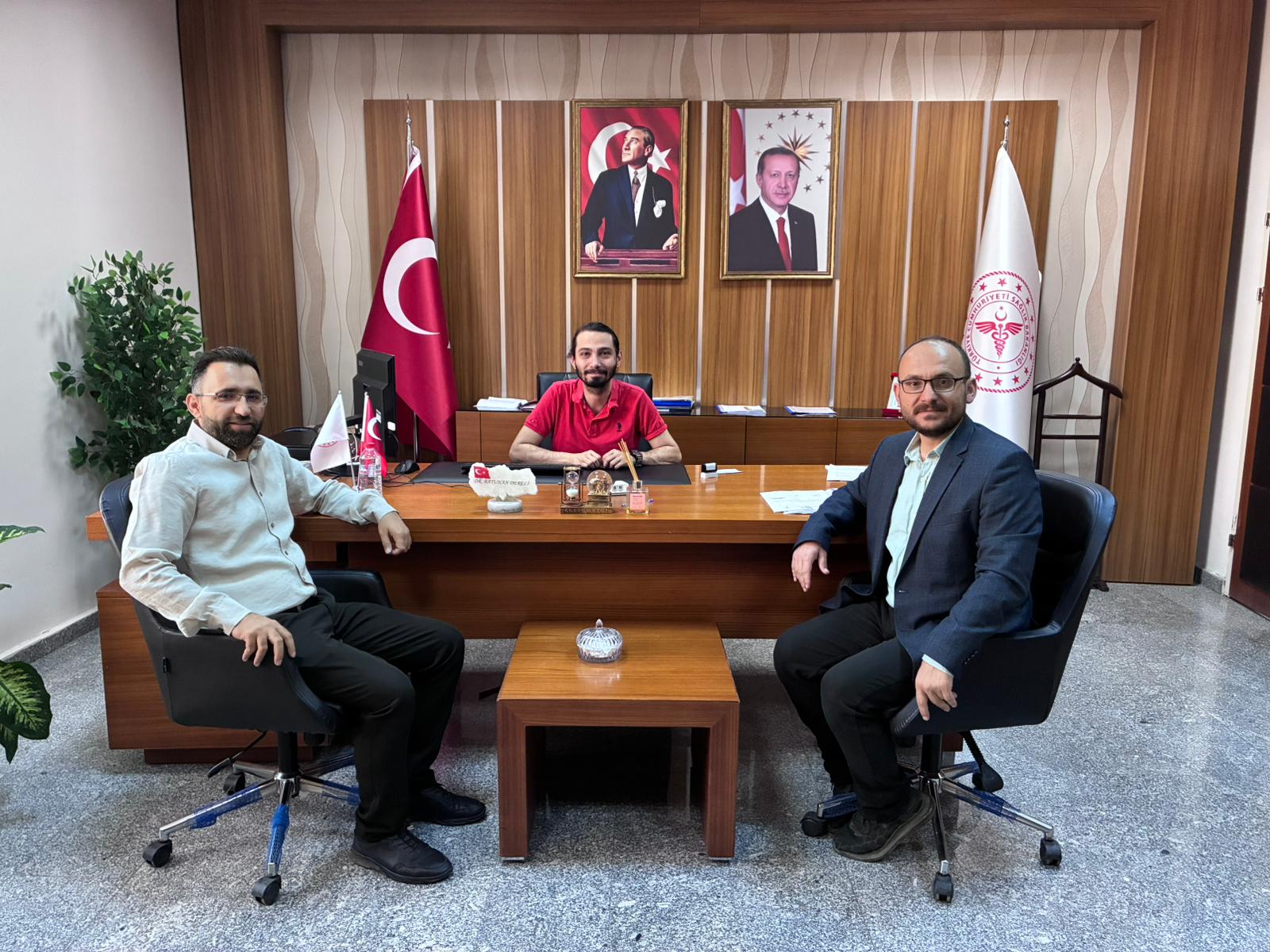 rektorumuz-mus-devlet-hastanesi-bashekimi-op-dr-batuhan-dereliyi-ziyaret-etti-9429
