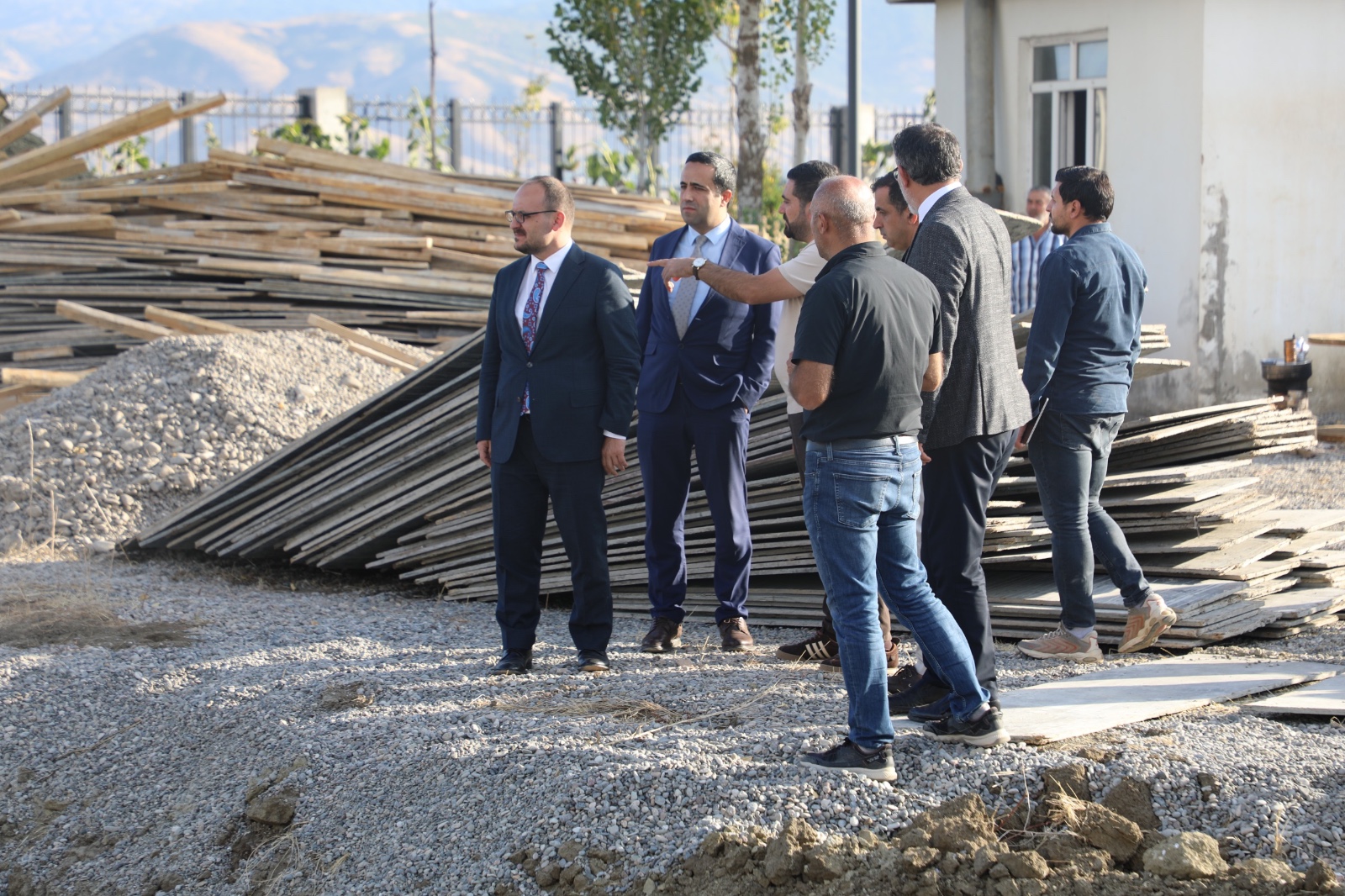universitemizde-ciftci-egitim-merkezi-icin-calismalar-devam-ediyor-9493