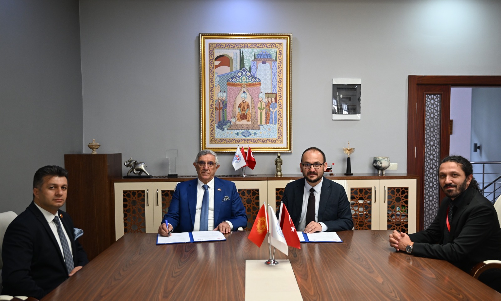 maun-ile-kirgizistan-turkiye-manas-universitesi-arasinda-ikili-is-birligi-anlasmasi-imzalandi-9562
