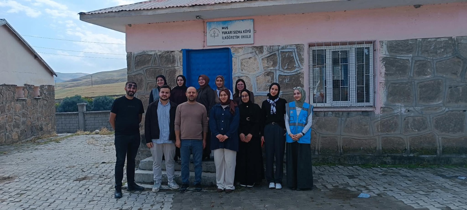 hayirda-bulusanlar-toplulugu-koy-okullarindaki-cocuklarla-bulustu-9588
